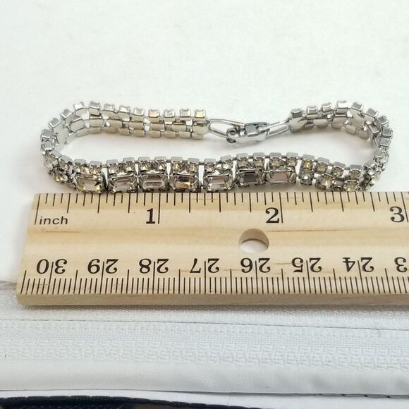 Vintage Rhinestone Bracelet, Rectangle Shape Rhinestones, Retro 50s Sparkle - Picture 4 of 5